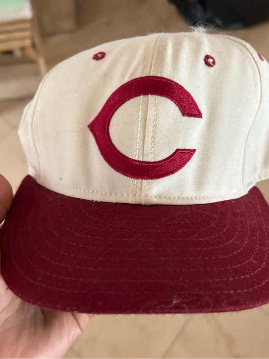 Football Other - Cincinnati reds Two-Tone Cream and Maroon Baseball Cap with Embroidered C #96